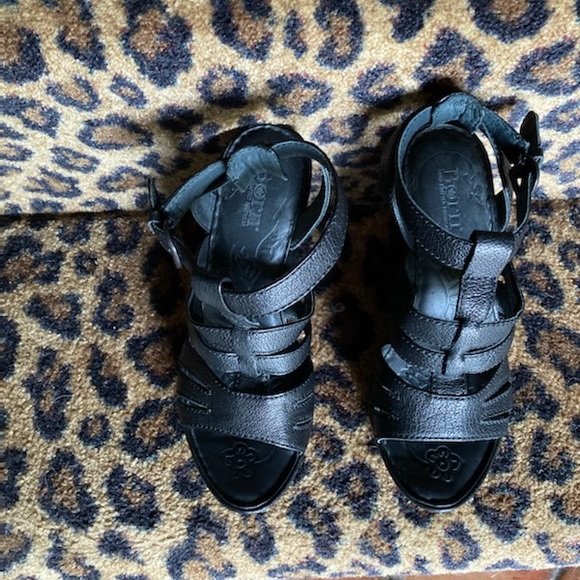 Born Wedge Black Sandal - Picture 4 of 5